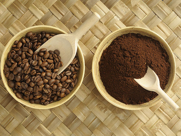 Зерно кофе и молотый кофе